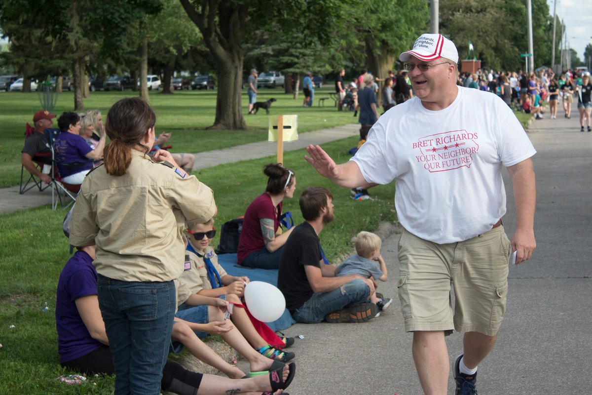 Richards4Iowa's tweet photo. Terrific people and lemonade at the #WrightCountyFair in Eagle Grove on Wednesday! We'll see you at the Webster County Fairgrounds today! #Richards4Iowa #IA04 https://t.co/tVHGEnOCWl