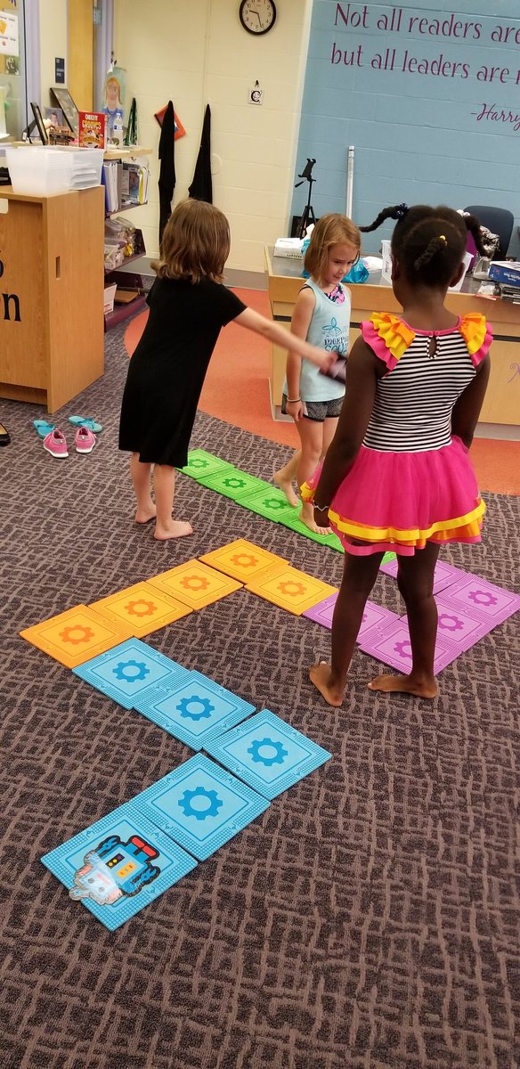 Central_LC's tweet photo. Fun with coding! #inthelc #celearns https://t.co/l8TUJojK8c
