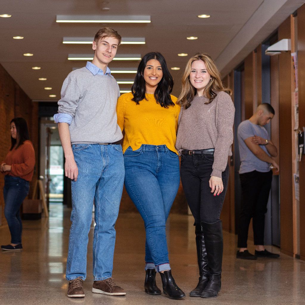 UWindsor's tweet photo. Hey new Lancers 👋! Today's your last day to win $1,000 in tuition prizes!

Register for your classes by 11:59 p.m. to be eligible. For more info, visit: https://t.co/Fy8iuXxgSu https://t.co/05VUtYMbpq