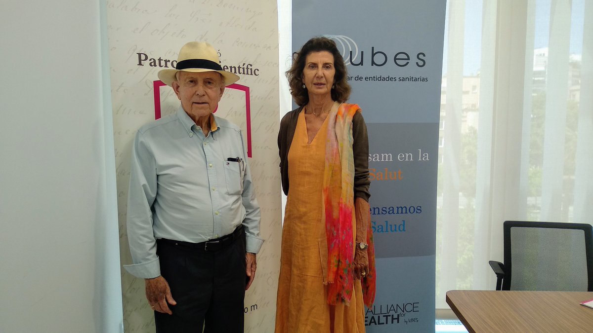 SpacioSanitario's tweet photo. Firmado un acuerdo de colaboración entre @UBESsalud y el @COMbalears - https://t.co/0z9Ujzawom https://t.co/R8sjJhBzYg