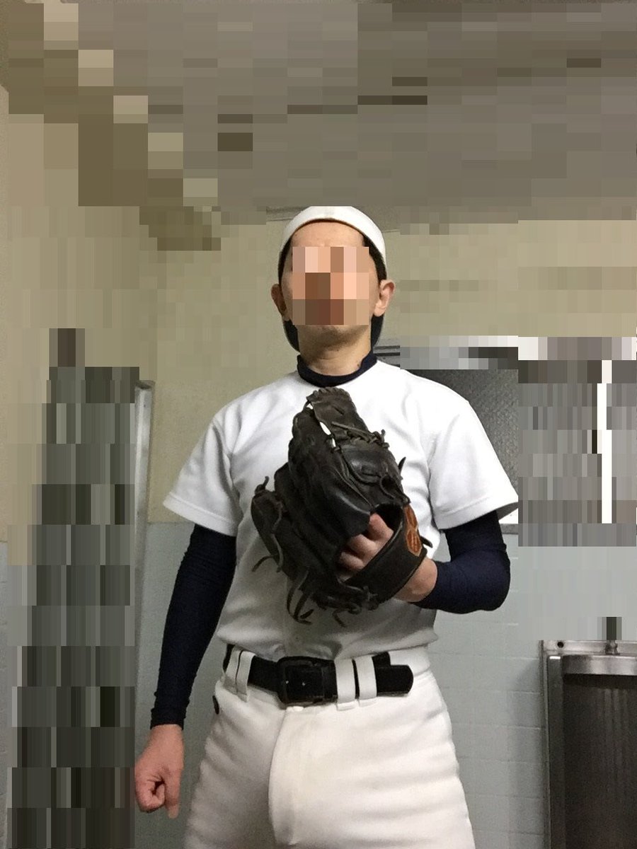 tarooo90089262's tweet photo. ユニ de 深夜の便所徘徊②
野球ユニフル装備で、徘徊するも
道路に近い便所だからか、人の気配があって
なかなか露できねー

足ありの人で、どっか山奥の露できそーな
寂れた便所とか連れてってくれないかなー�� https://t.co/ERPgLDjU6c
