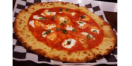 pbnt_srq's tweet photo. It's Pizza O'Clock! 🍕 🕓 🍕 
#pizzafriday#downtownsrq#visitsrq https://t.co/AXcpY62JCm