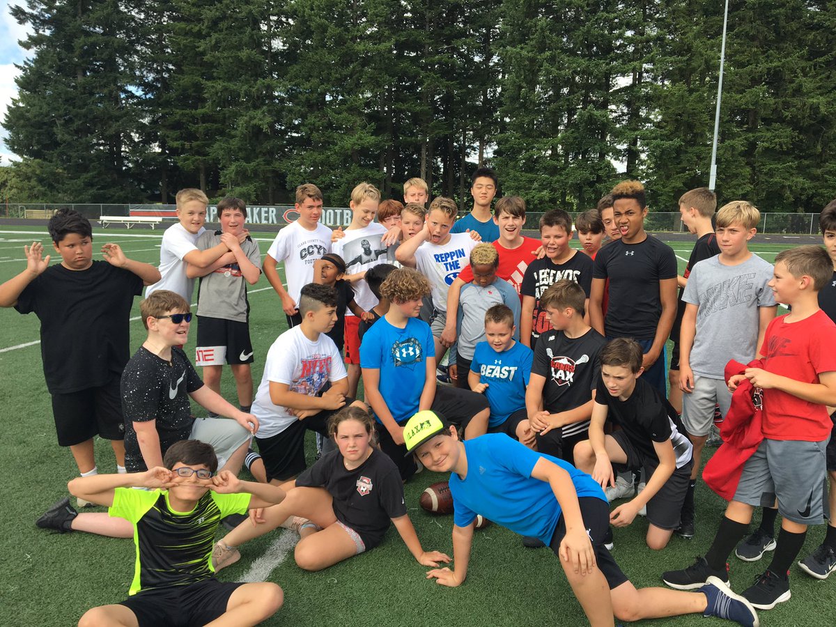 JonEagle4's tweet photo. Summer strength &amp; conditioning is rollin’. 6,7,8th graders. https://t.co/SyR2fqHnxB