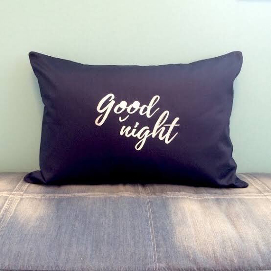 「枕カバー」って交換してますか？？毎日肌に触れる枕は常に清潔にしておきたいものです。
といってもなかなかそれは難しいと思うので枕にタオルをかけて、そのタオルを毎日変えるようにしましょう。
普段の生活からニキビの原因を徹底的にやっつけていきましょう！😊
#ニキビ
#ニキビ跡
#スキンケア