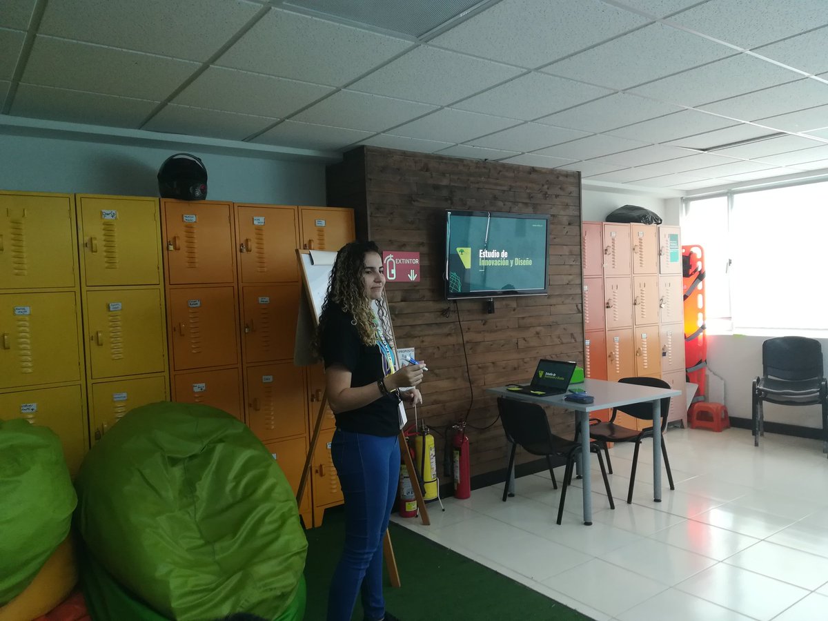 CeibaSoftware's tweet photo. Continuamos con la presentación del Estudio de Innovación y Diseño, hablando de #DesignThinking y nuestros procesos dentro del área.
#FamiliaCeiba #EstudioID #CeibaUX #Diseño #PensamientoDeDiseño #UX https://t.co/zCDYXu3VFX