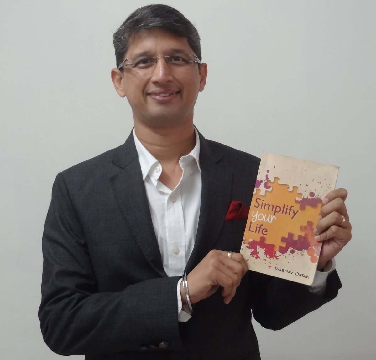 vaibhavdatar's tweet photo. So happy to see such a good response to my book. #happy #book https://t.co/YZAkrVPNzt