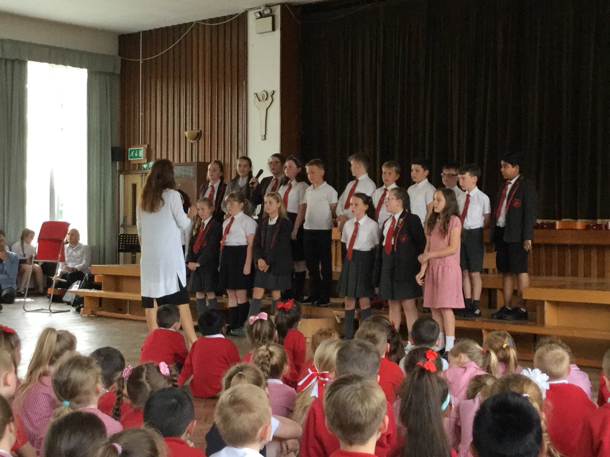 stjosephsbh's tweet photo. The choir also performed at the assembly and there was a fantastic acoustic version of Don’t Look Back in Anger by our guitarists! https://t.co/h8SBEST6Ui