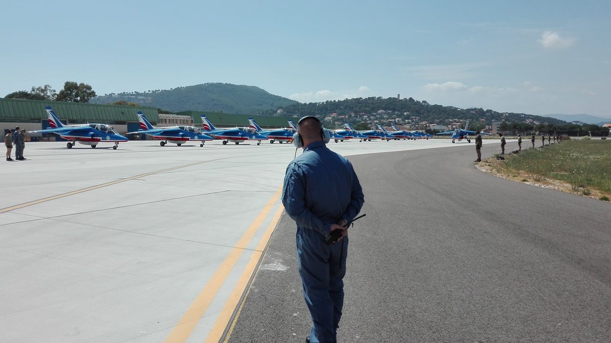 Nos frères d'armes nous accueillent sur la Base aéronavale de Hyères pour le meeting aérien de Grimaud.
#patrouilledefrance