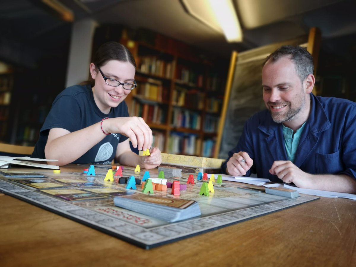 Getting our brains in the game design mindset by playing a bit of Lords of Waterdeep with @stringthepast @nicoleebeale and @GCBeale - what's a bit of skulduggery among colleagues? (Check out our current project at digitalheritage.arts.gla.ac.uk/index.php/proj…) #heritagegamedesign #immersivemedia