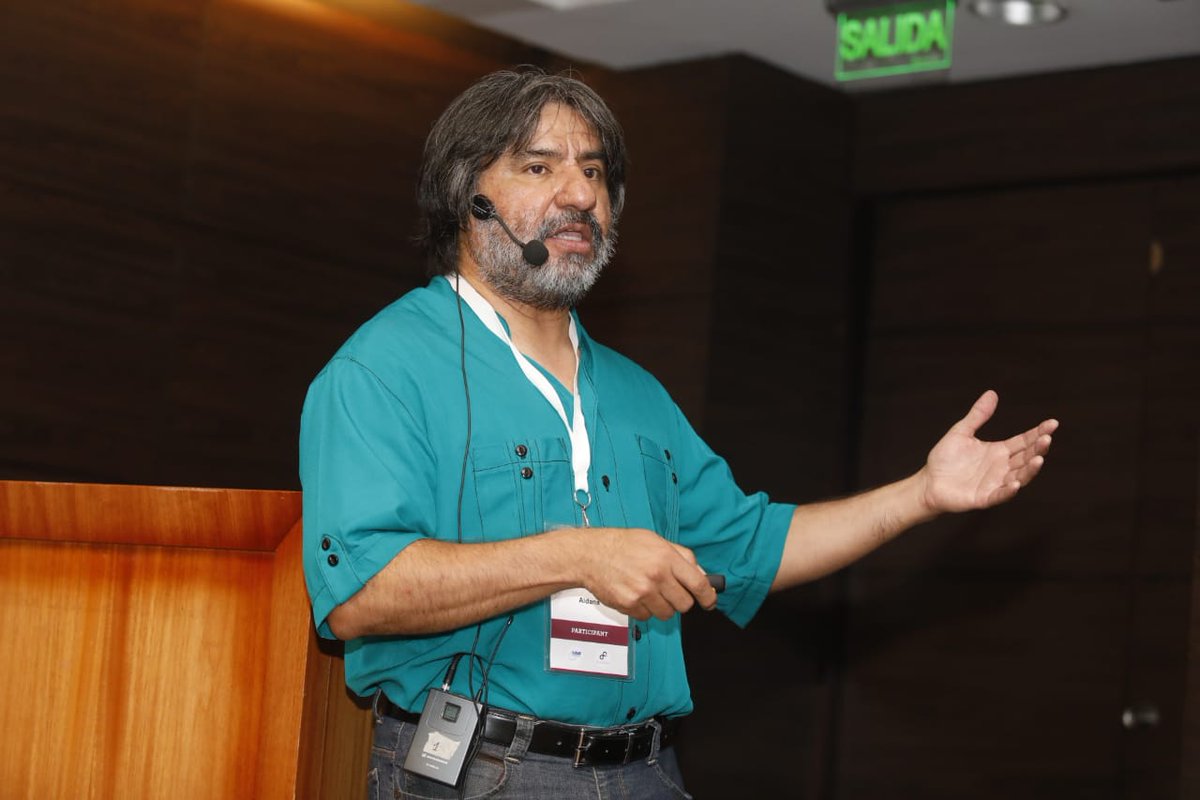 StatPhys27's tweet photo. Parallel Session at #StatPhys27 Maximino Aldana giving the conference "Modeling the role of the microbiome in evolution". https://t.co/dDYvWJPRBS
