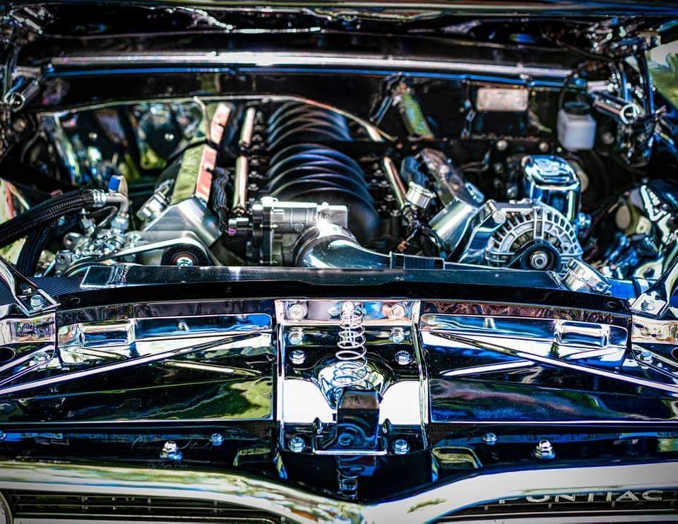 SummitRacing's tweet photo. Firebird Friday, anyone? This LS2 inside of Mike M.'s 1968 Firebird got us hyped for the weekend. #summitracing #summitracingls https://t.co/Y1jGlYNWXY