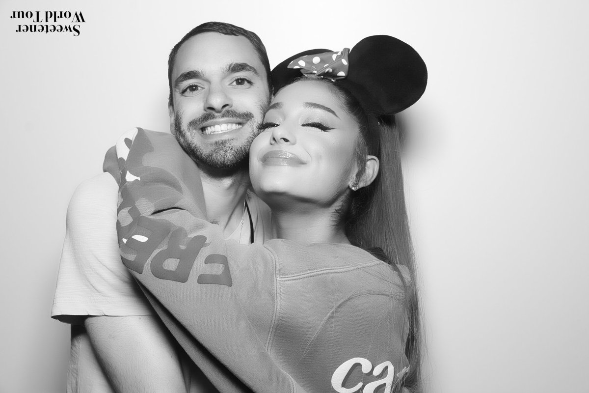 agptmedia's tweet photo. #SweetenerWorldTour 📸 Meet&Greet
#SWTBoston: https://t.co/ufUD8fEsK2
#SWTPhiladelphia: https://t.co/sy9aBngTLZ
#SWTToronto: https://t.co/VWcij2ynWE
#SWTIndianapolis: https://t.co/qNSBbcuRau
#SWTColumbus: https://t.co/eeckzwkvje
#SWTMilwaukee: https://t.co/AtzbT01Rmp https://t.co/f8iNi6tPYt