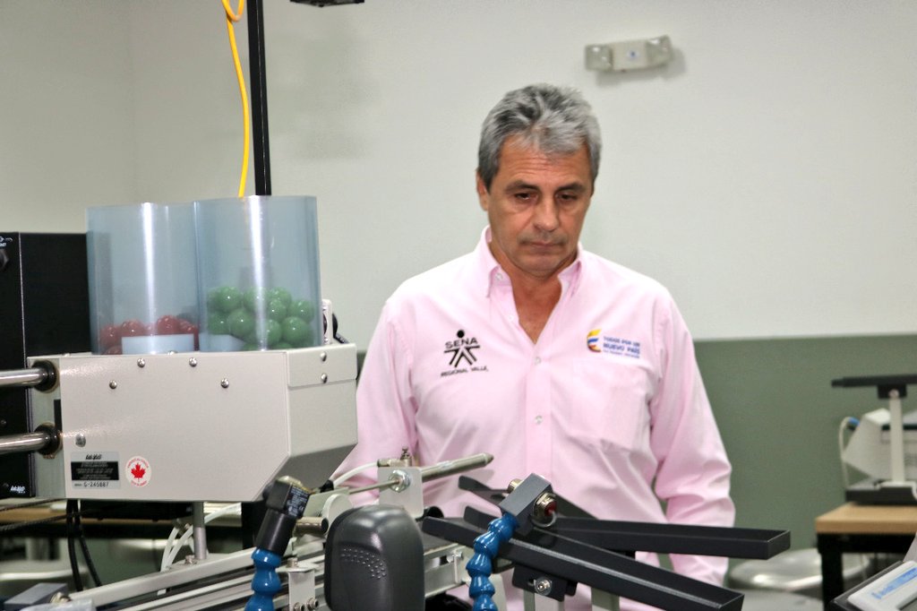 InadehOficial's tweet photo. Como parte de la alianza @InadehOficial y el @SENAComunica directores de esta institución colombiana visitaron los Centros de Panamá Pacífico para replicar los modelos de formación Portuaria e Industrial del INADEH. #UnModernoINADEH https://t.co/E8b8Fm2TI0