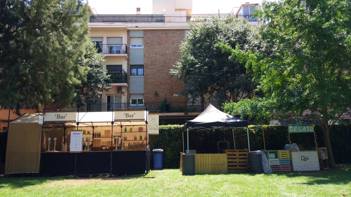bcnmes's tweet photo. ¡Listos para #CanChillOut!
✅ Poesía y música con @slhampoetry 🎤🎶 (Raquel Lúa y Pablowski y DJ Nacho Ruiz)
✅ Actividades con @Educambient_ ✨ y @culturista_bcn 🌳
✅ @eatstreetbarcelona con Carambola, Qüi 🍦, @nomadabrew 🍺 y @marquesderiscal🍷
✅ Entrada gratuita 🎫 https://t.co/8Xy4sizUiT