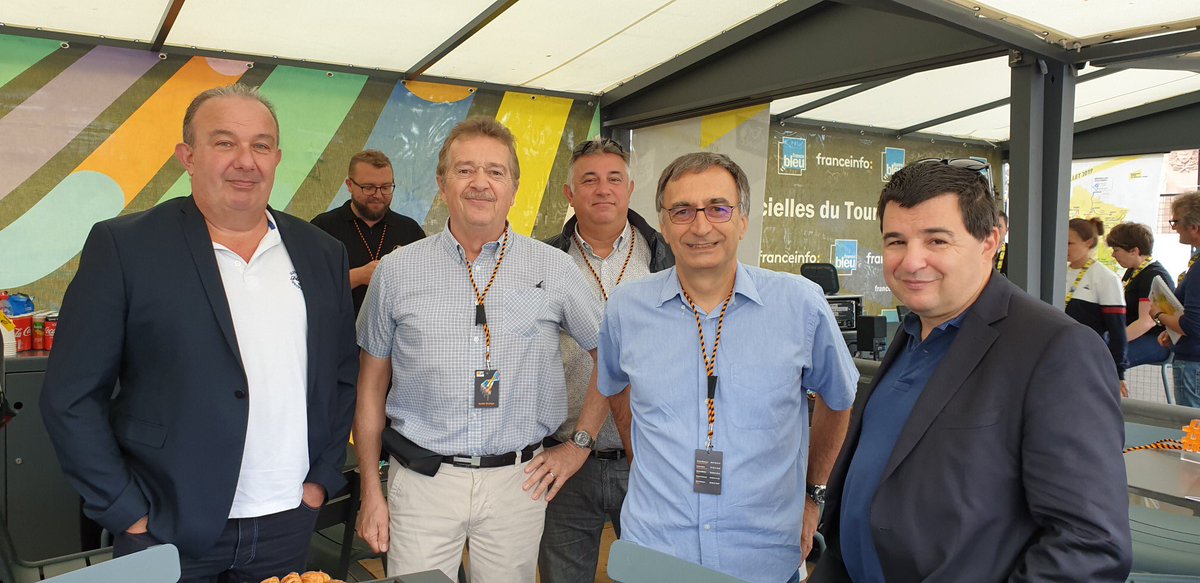 Olivier_Mast's tweet photo. Une journée riche et intense aux côtés des équipes de Belfort.  Belle énergie avec les conseillers de la boutique ou des plateaux clientèle , échanges avec les managers de l’Unite d’Intervention , partage avec les collègues en charge des collectivités locales  👍 https://t.co/iupShUKNeA
