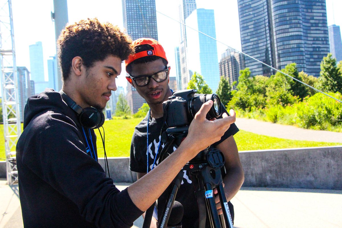FreeSpiritChi's tweet photo. YESTERDAY: @fsmnewstweets South took an adventure to @NavyPier to interview those who performed, worked at, and attended Fresh Fest! What an amazing first day! Stay tuned for our newscast 🥳📸😎 #freshfest #SummertimeChi https://t.co/wkjVPwjfgR