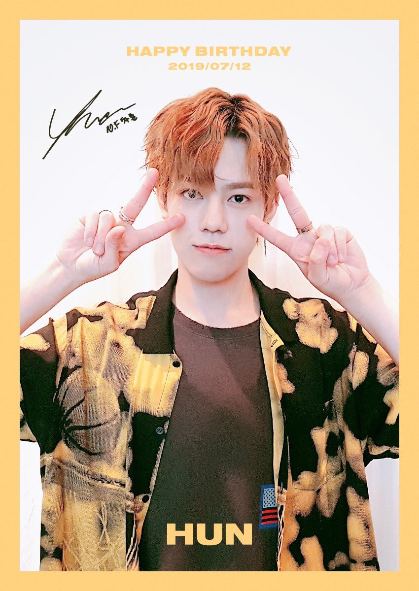 NFloset's tweet photo. 190712 차훈 생일

차훈 셔츠 - 디스이즈네버뎃

차훈데이 지나가기 전에 ㅎ_ㅎ,,
훈이 생일 추카해 🎂😻

#엔플라잉 #NFlying #차훈 #CHAHUN #HappyChaHunDay #thisisneverthat #레이온셔츠 #엔플손민수 #엔민수 #엔플민수단 #다시여름 https://t.co/dCUba7ep1d