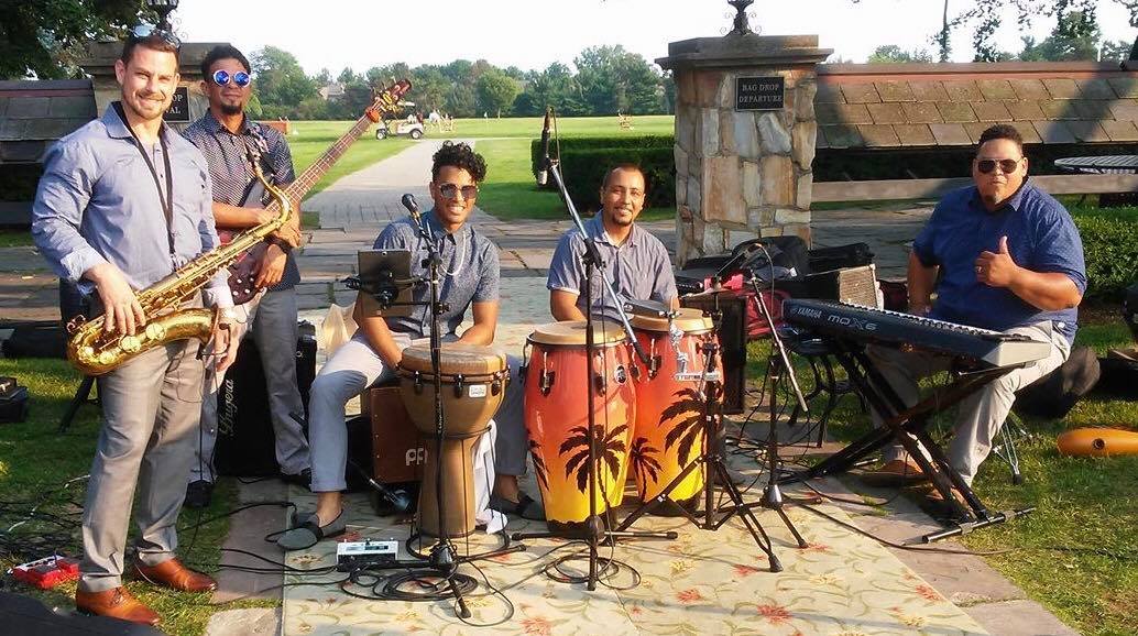 SearBuffalo's tweet photo. It's the perfect weekend for live music and drinks on the #SearBuffalo patio!🍹Here's this weekend's lineup.
Saturday, 4 pm: Marco DiMarco
Sunday, 4 pm: @VinDeRosa41, RNSM, and Sike Adisa https://t.co/RRDV72X8GO