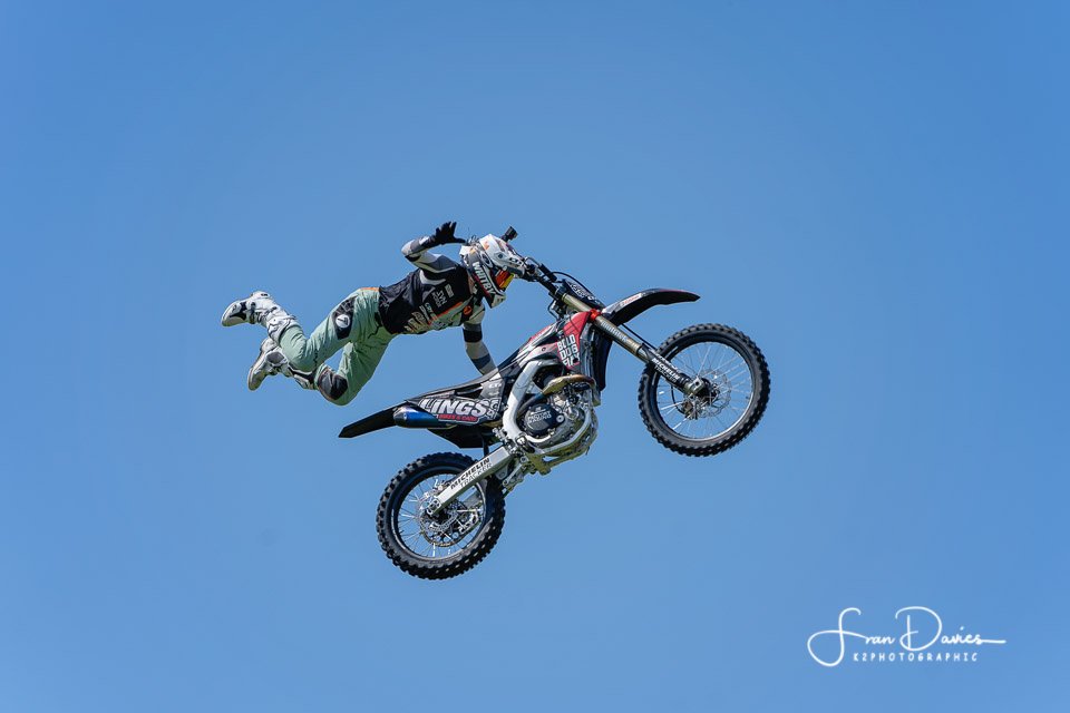 K2Photographic's tweet photo. Spectacular stunts at the @greatyorkshow yesterday from @BolddogFMX #GYS2019 https://t.co/VFXTpWwhpy