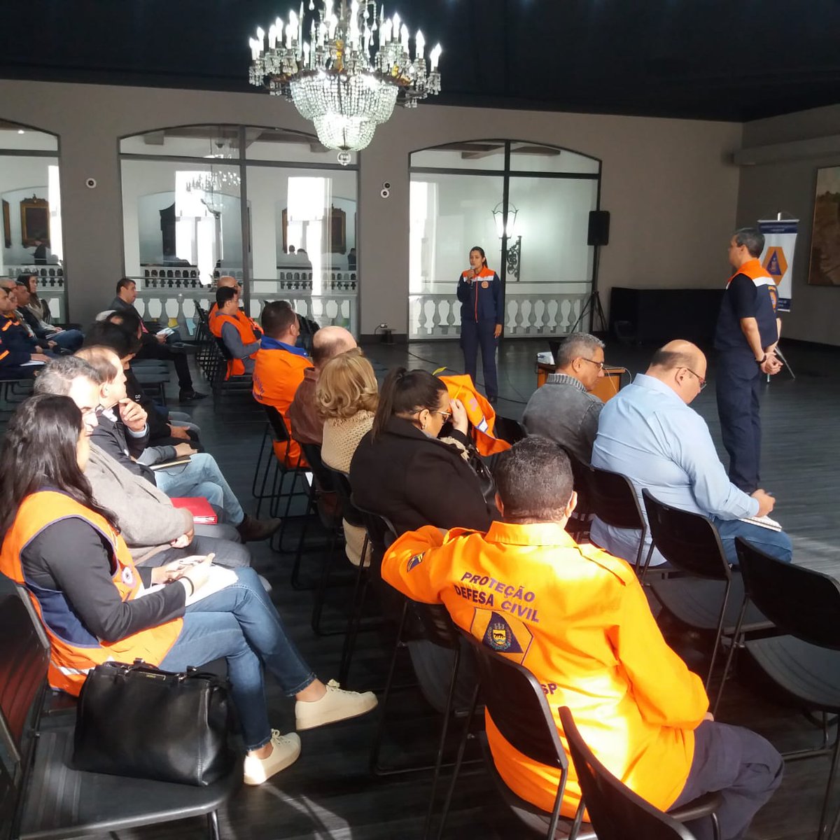 defesacivilsp's tweet photo. #PLANCON 💻 Hoje (12), a realizamos treinamento para uso do novo módulo de produção do Plano de Contingência Municipal (PLANCON) no SIDEC – Sistema Integrado de Defesa Civil. O treinamento aconteceu no Palácio dos Bandeirantes.
ℹ️Leia mais: https://t.co/3W5olIPdvO https://t.co/dDSAL2HhT6