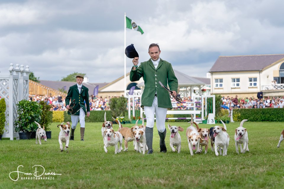 K2Photographic's tweet photo. Cock of the North Winner Richard Howley, plus activity from the last day of the Show @greatyorkshow #GYS #GYS2019 #countryside #rural #countryshow #agriculture @suregrowuk https://t.co/llROnLkZAF