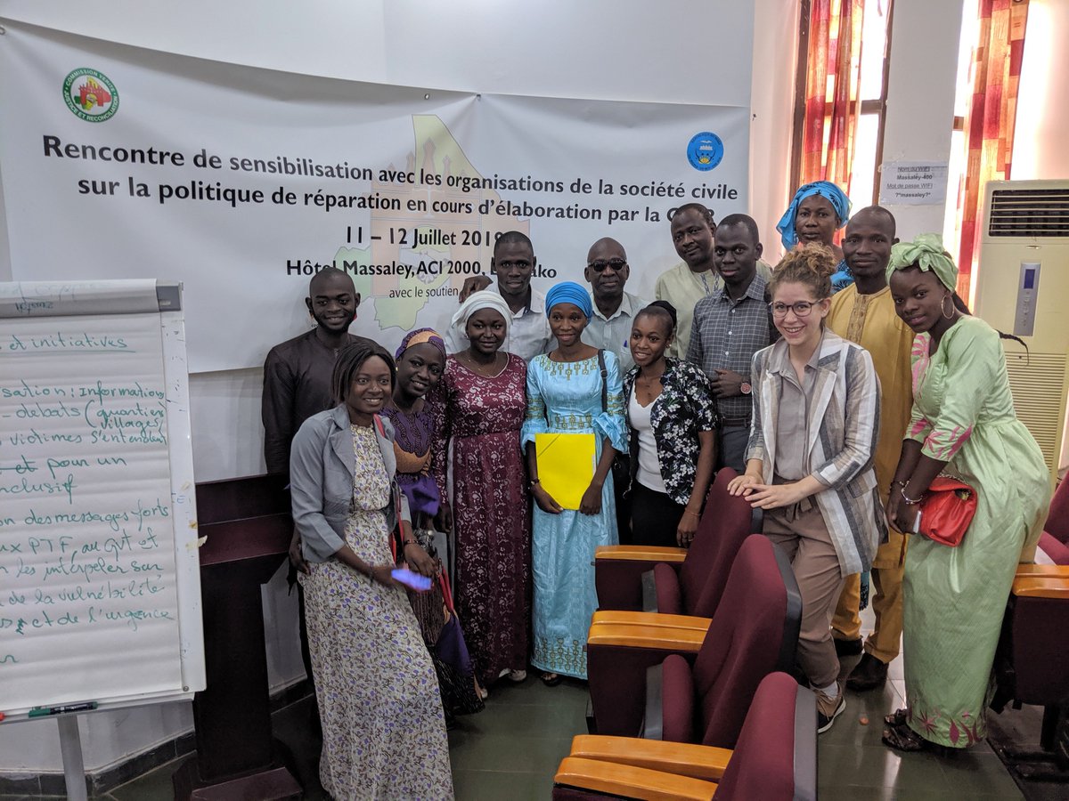 comite_au's tweet photo. Conclusion des deux journées d'activités organisées par la CVJR sur la politique nationale de réparations. Le comité de plaidoyer espoir y a participé en grand nombre. #plaidoyer #Mali #réparation https://t.co/wEGMA0m3ea