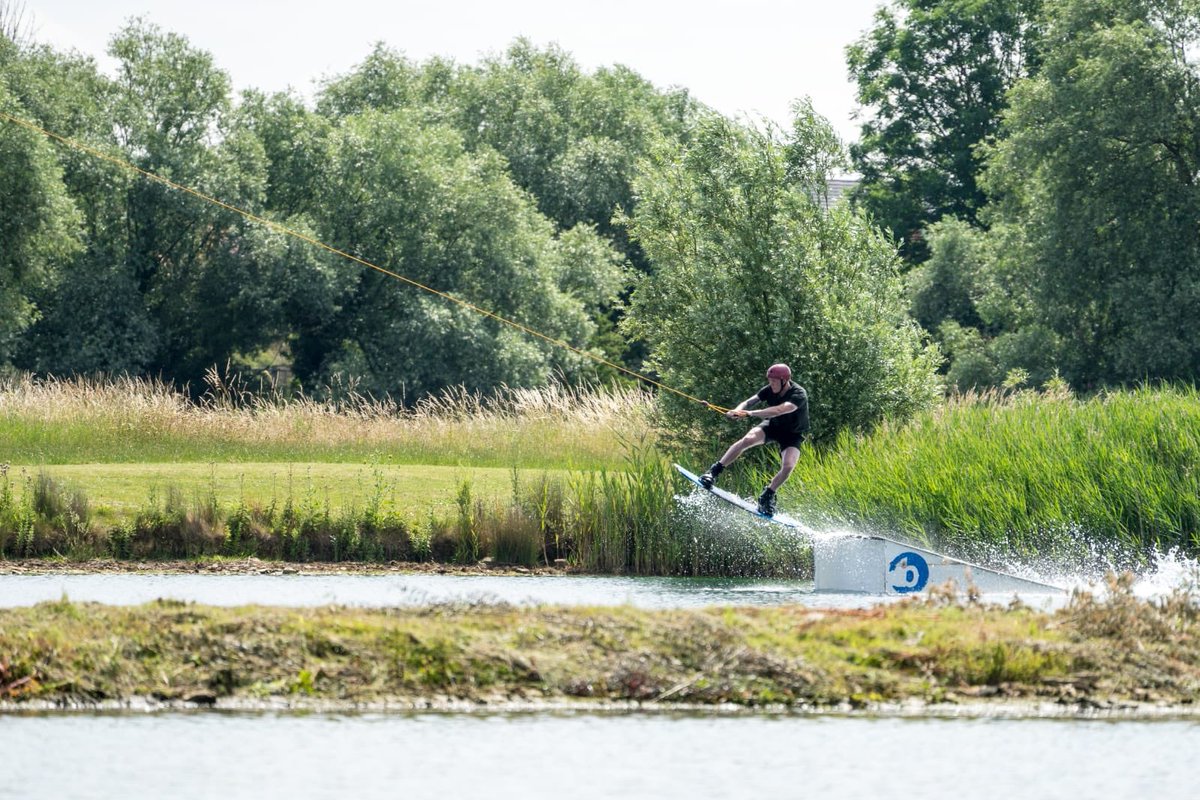 1RegtRMP's tweet photo. Congratulations to Cpl Sullivan of #150procoy on first place in the men's beginner category for this years #armywakeboarding champs🥇 #1RMP challenged themselves and eachother against many other talented riders. #ARMY #teamone @TomBlackmore150 @CO1RMP @ArmySportsLTRY @AgcSport https://t.co/0vF7MY2iXO