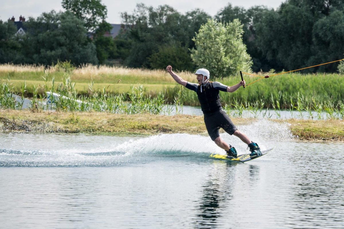 1RegtRMP's tweet photo. Congratulations to Cpl Sullivan of #150procoy on first place in the men's beginner category for this years #armywakeboarding champs🥇 #1RMP challenged themselves and eachother against many other talented riders. #ARMY #teamone @TomBlackmore150 @CO1RMP @ArmySportsLTRY @AgcSport https://t.co/0vF7MY2iXO
