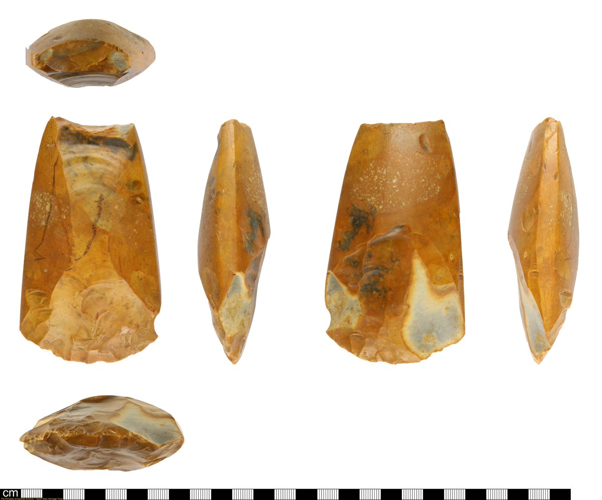 FlissMcDowall's tweet photo. For #FindsFriday &amp; #FlintFriday here is a beautiful polished #flint #Neolithic #axehead that I helped record with @edward_caswell and can be found @findsorguk 👉 https://t.co/S6UQAcRiM7

#lovelylithic #axetastic #StoneAge #axeciting https://t.co/DqhIcVMMla
