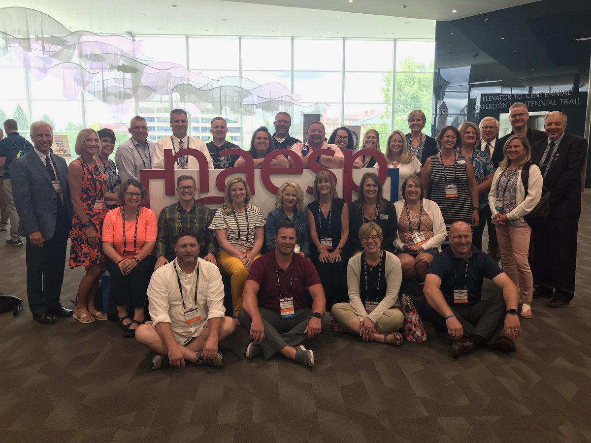 Shelley_Andres's tweet photo. A great day of learning along side some of the BEST school leaders anywhere!
#NAESP19
#maemsp
#2ndnationalconvention https://t.co/7FWNBpDxDl