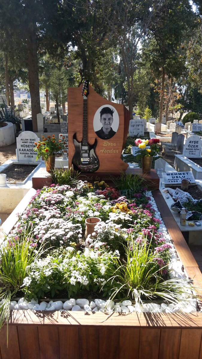 Trafikte hamile eşi ile birlikte iken saldıran baklavacıların tutukluluk hali devam ediyor.16 yaşındaki oğlumu 1,03 promil alkollü öldüren maganda tutuksuz yargılandı.Bu nasıl bir adalet!Mahkemeler değil, Sosyal medyanın adalet sağladığı gerçeğine inanalım artık.<a href="/suleymansoylu/">Süleyman Soylu</a>