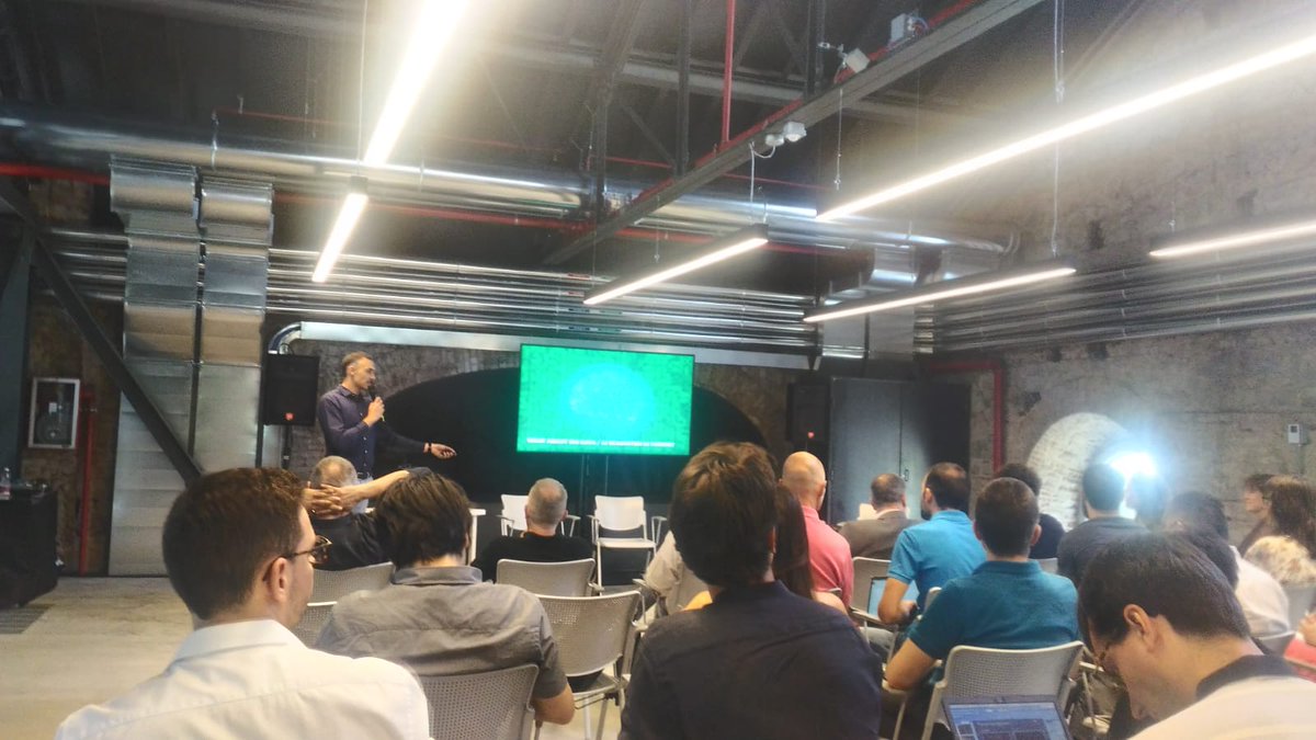 CELI_NLP's tweet photo. Misurare lo scioglimento dei ghiacci tramite foto satellitari e #DeepLearning: ecco una delle straordinarie sfide affrontate dagli studenti durante #BigDive8. Anche quest'anno, CELI ha contribuito alla formazione di tanti #divers. Grazie a tutti! @bigdive_eu #AI #NLP #ML https://t.co/Z9elG3uioM
