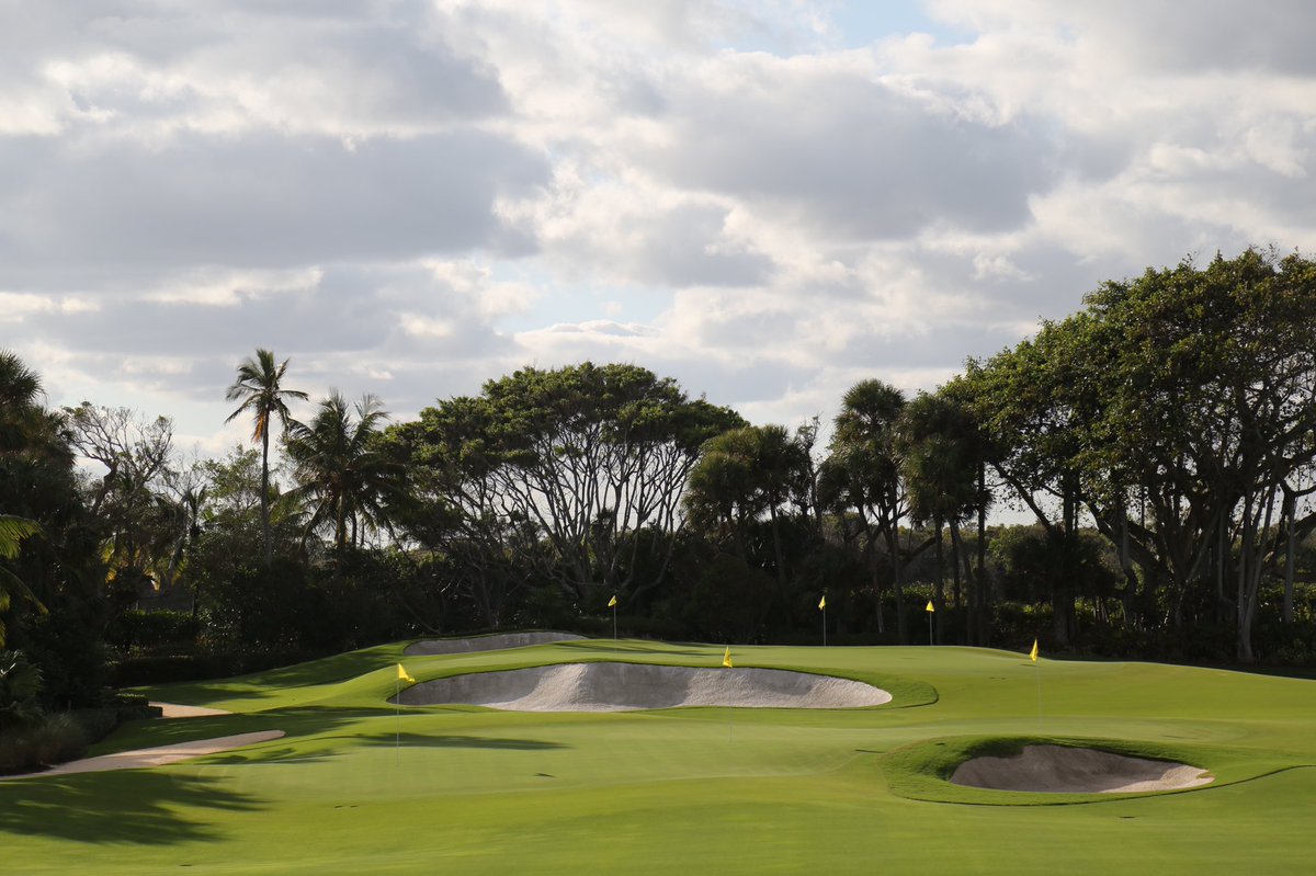tgrdesignbytw's tweet photo. At his Jupiter Island Practice Facility, @tigerwoods designed each green complex with a different style bunker and specific sand chosen to replicate what he might face in tournament play. https://t.co/svShEQF54R