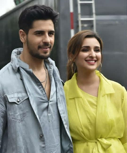 PariZaadiMamsa's tweet photo. #AboutTodayPromotions
#completed #gudnightmylyf😍😍 #BestSmileInTheWorld😚😚 #IdolJi #MySukoon #MySmile #MyZindgi
.
.
@ParineetiChopra #ParineetiChopra #PariMyZindgi https://t.co/Tm4Fu7Lcxk
