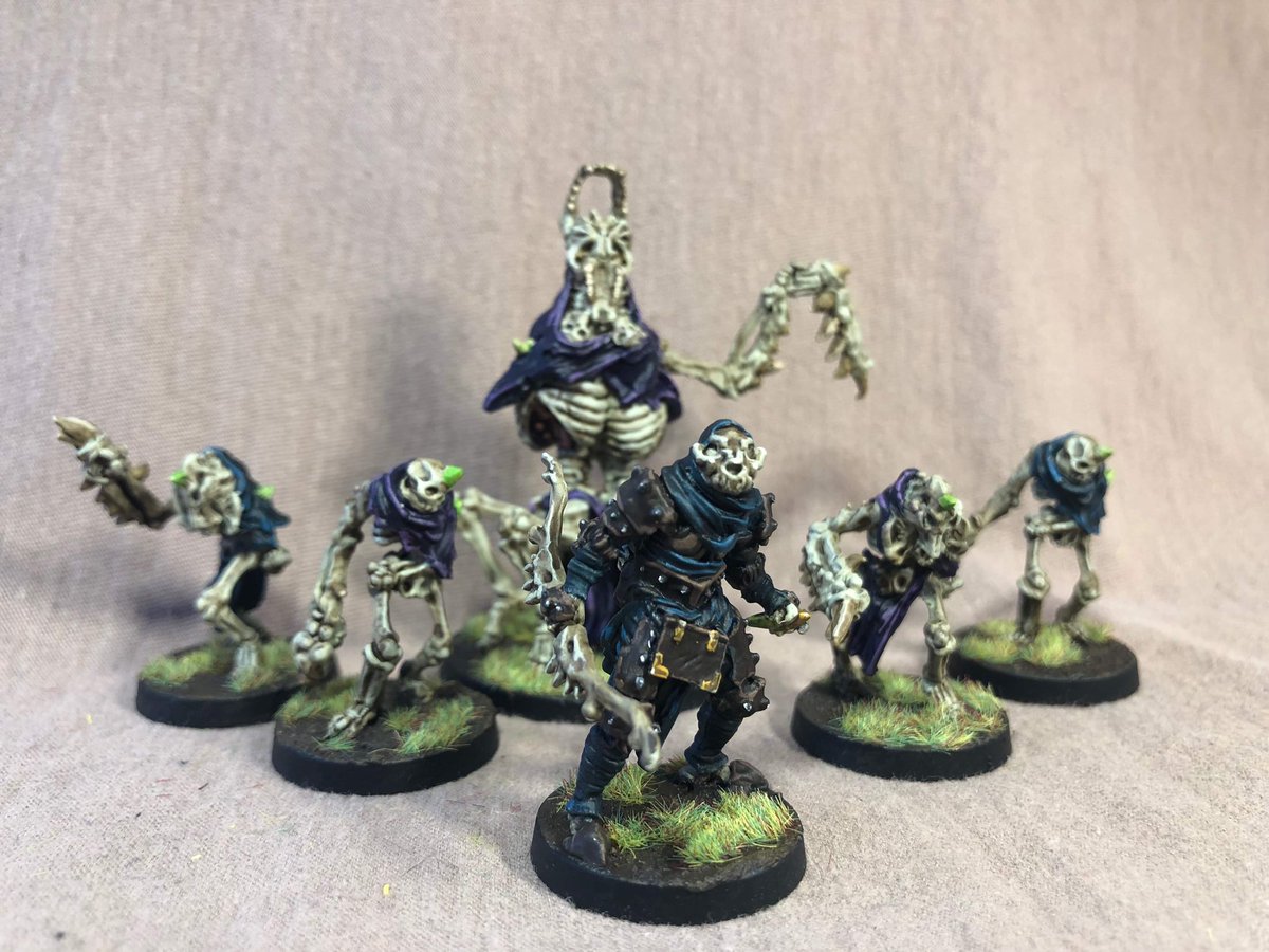 FamilyGeekStuff's tweet photo. 10 year old Sawyer finished his Bone and Darkness for Relicblade! 

Some of the longest stretches he’s had painting per session. It showed how much he really enjoyed working on them!

#relicblade #metalkingstudios #boneanddarkness #fantasy #skeleton #undead #dnd #familygeekstuff https://t.co/Y66NYc3vQV