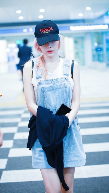 [PHOTO] 190707 Taeyeon - Airport (Hongkong back to Korea) D_SQyIxU0AE9Ong?format=jpg&name=small