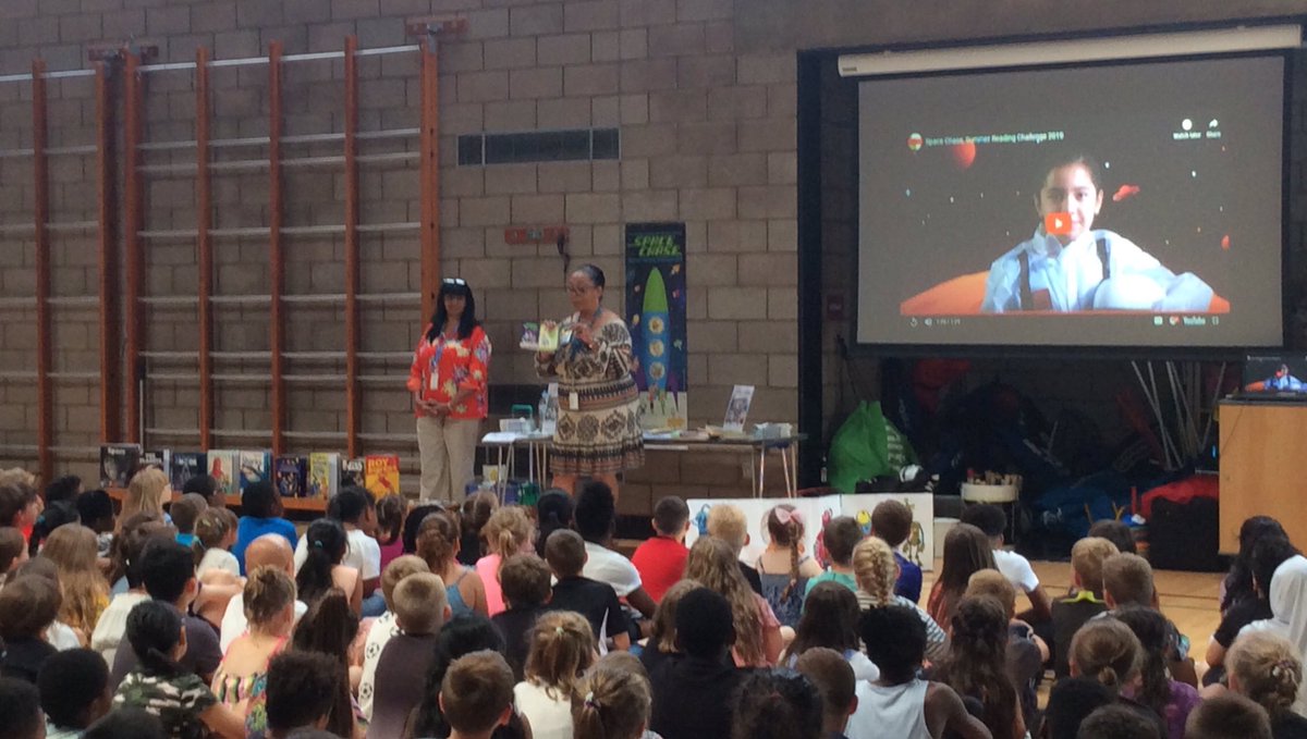 PutnoePSlibrary's tweet photo. #PutnoeLibrary promoting the #SummerReadingChallenge - it starts tomorrow so pop down to your local library and begin your Space Chase adventure @BedsLibraries @ace_national @_Reading_Rocks_ @GreatSchLibs @Booktrust https://t.co/WmZ6idT1yJ