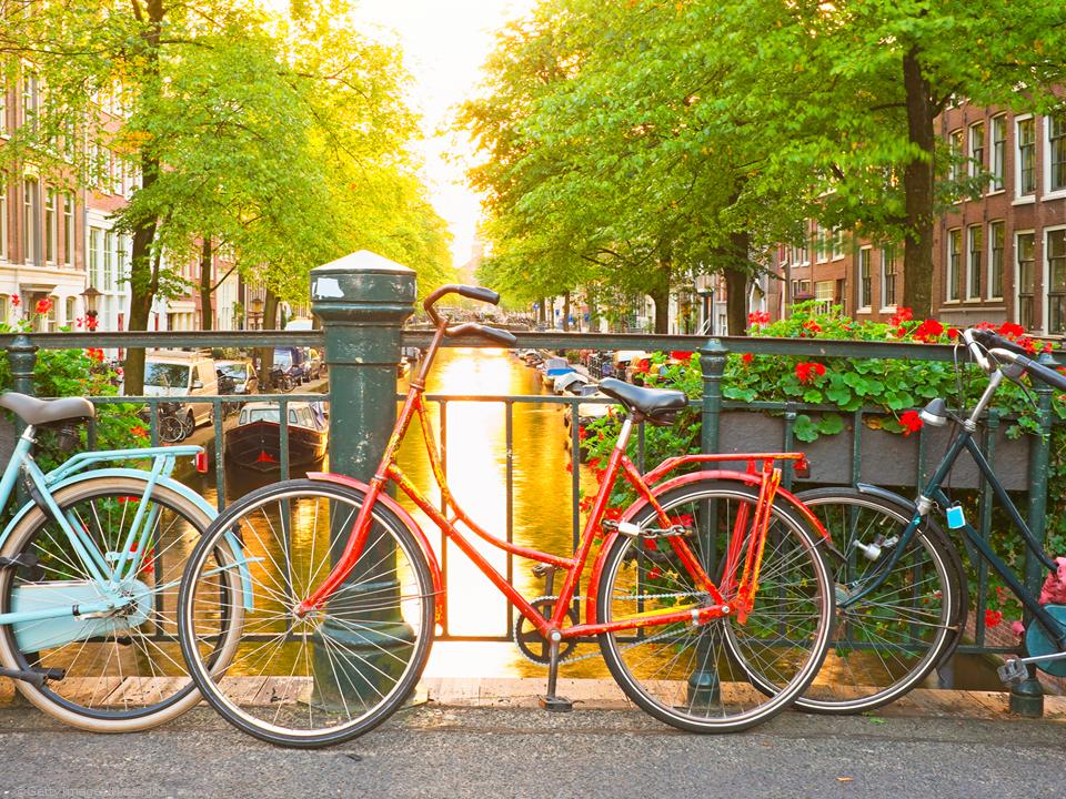 Dear followers, we know many of you are cyclists 🚴‍♀️ 
Great for your health, our environment &amp; #CleanAirEU 
You will love the #H2020 <a href="/Handshake_EU/">CIVITAS Handshake</a> project: 13 of 🇪🇺 top cycling cities sharing tips, best practices to inspire others, and all cyclists to be! 
handshakecycling.eu