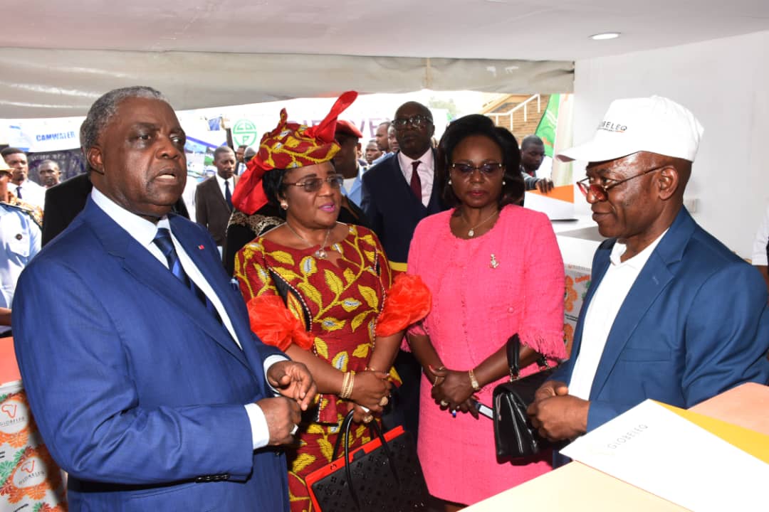 Le Ministre de la Communication du Cameroun, Mme Judith Yah Sunday DG de Camtel et Mme Mbah Acha ministre déléguée à la Présidence nous ont rendu visite au #Sago2019
Cc <a href="/MincomCameroun/">MINCOM Cameroon</a> <a href="/Camtelonline/">Cameroon Telecommunications</a>