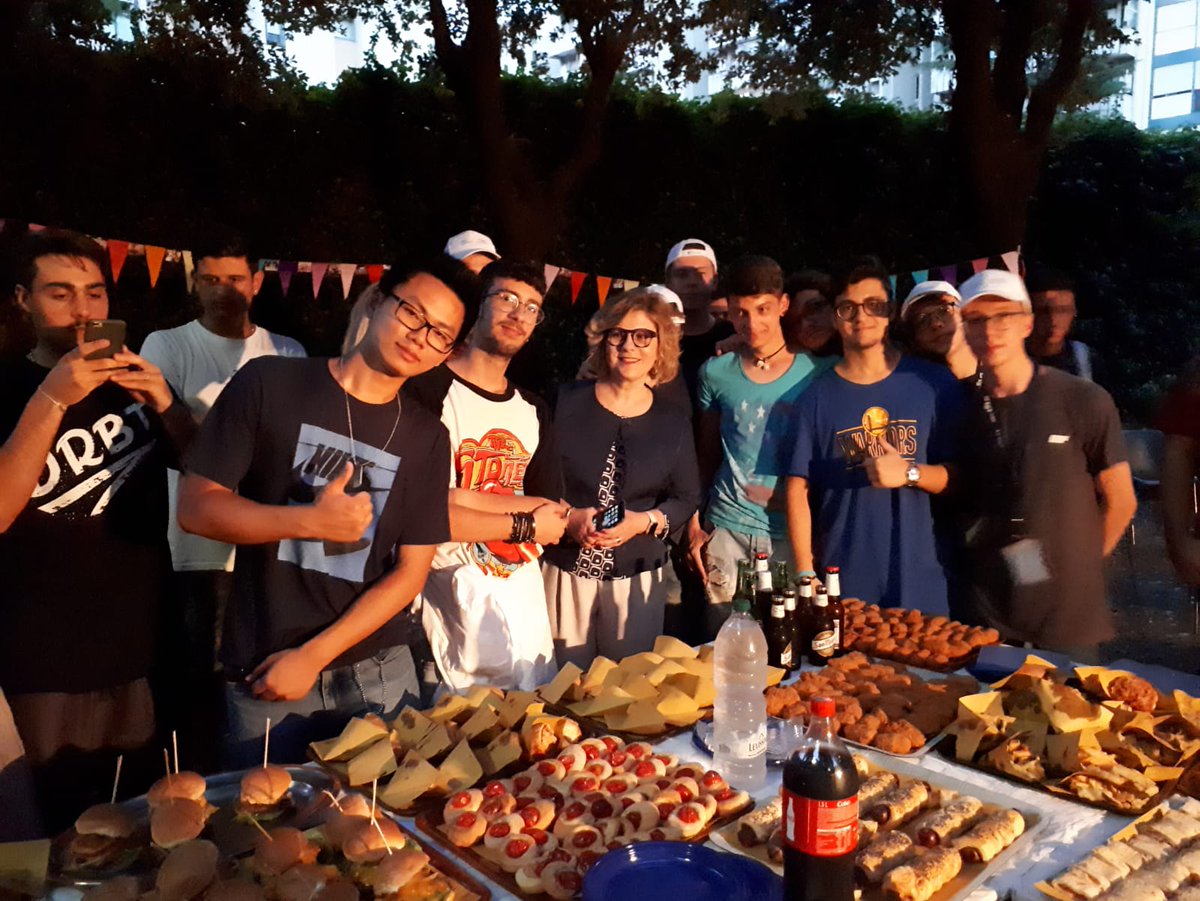 DanielaGrimo's tweet photo. #teamcooking #visitaaziendale e #celebration finale: questi gli ingredienti degli ultimi due giorni del #SummerCamp di @TernaSpA in collaborazione con @centroELIS. Grazie @TernaSpA per questa bellissima iniziativa! #riterniamocifortunati https://t.co/HURueEiYSf