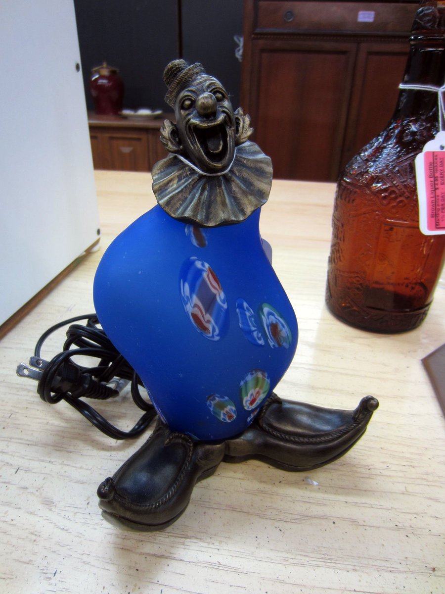 SecondsCity's tweet photo. It's that time again! Time to showcase the weird, random, funny, and interesting things! #FridayFinds #FriYay #TGIF https://t.co/e9Iz3iZGVq
