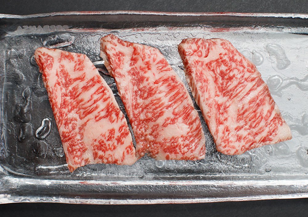 Japanese Wagyu nigiri with Australian summer truffle.

#TasteAtTheBonsai #restaurant #Dublin #japaneseinfluence #japanesefood #japanesecuisine #freshnesss #sushi #wagyu #truffle #summertruffle #seasonal #chefs