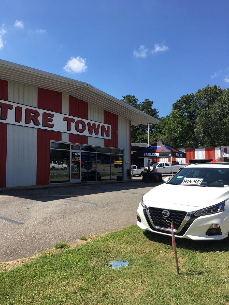 kssn96's tweet photo. Having a big time at Tire Town on Military Rd in Benton! @djtaylor957 has KSSN goodies, $29.95 oil changes, and your chance to be a finalist for the #96DaysOfSummer! https://t.co/OG8RHjZV1q