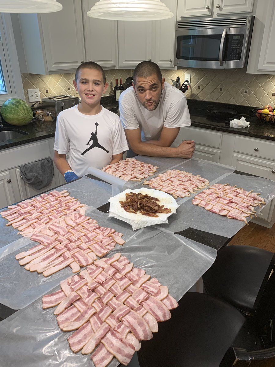 Rapoza_RK's tweet image. This is how we roll #baconexplosion   Some serious #BBQ fun.  Yes it tastes better than it looks!  #vegansbeware