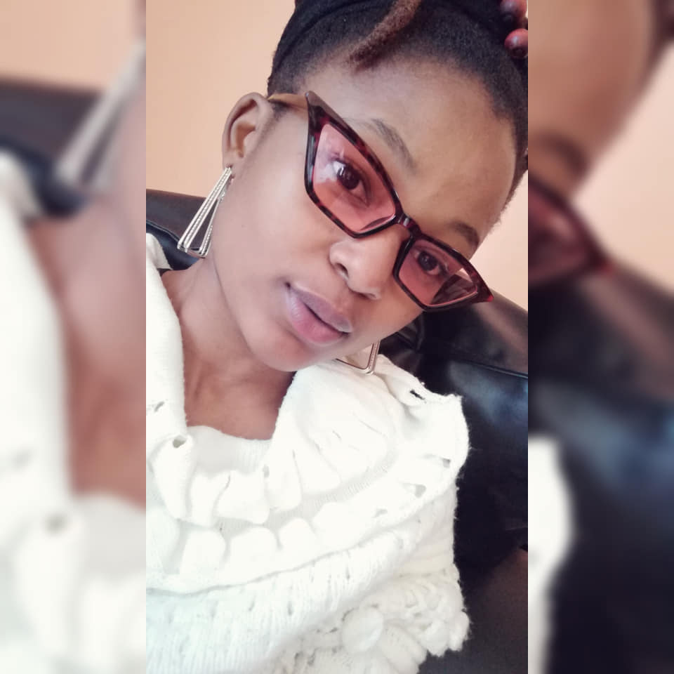 MissDreadlock's tweet photo. Ba bangata, ba fapane, ba batle. Ikhethele 2, 3 kapa 4; ba rate, ba hlokomele, ba thabise. #Basali Amen.
It's a happy Friday😀 https://t.co/G9MtDayBza