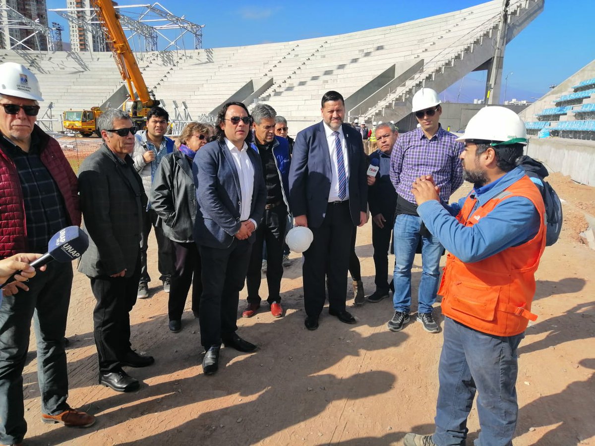 IquiqueDeTodos's tweet photo. Alcalde (S) de #Iquique, @marcoperezb, participa en visita inspectiva del @CoredeTarapaca al Estadio Municipal TIERRA DE CAMPEONES, en medio de la controversia por el retraso en sus obras de construcción y el impacto que esto tendría en la actividad deportiva regional... https://t.co/jlOkxrV4eu