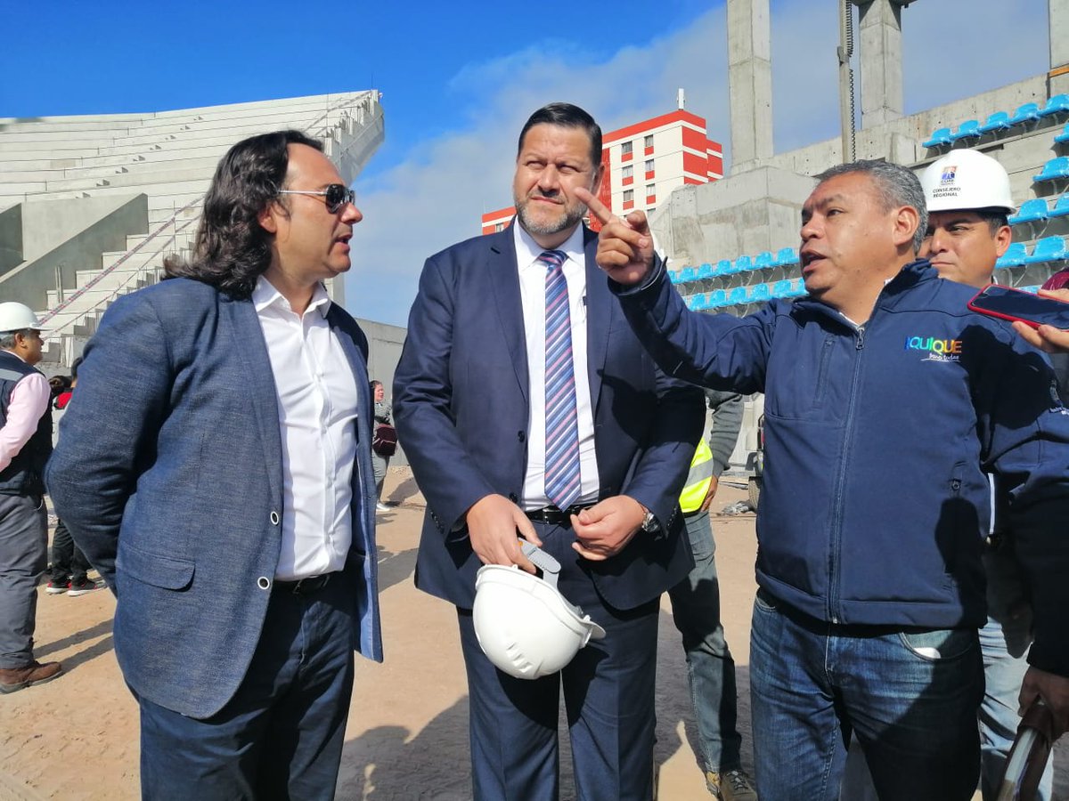 IquiqueDeTodos's tweet photo. Alcalde (S) de #Iquique, @marcoperezb, participa en visita inspectiva del @CoredeTarapaca al Estadio Municipal TIERRA DE CAMPEONES, en medio de la controversia por el retraso en sus obras de construcción y el impacto que esto tendría en la actividad deportiva regional... https://t.co/jlOkxrV4eu