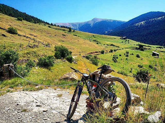 Enricv79's tweet photo. Pedalada avui fins la Rabassa, brutal! #igersseu #igersseu_juliol2020 #instacat_club #igvo #igersvoriental • • • • • #bike #cycling #bikelife #bicycle #ride #mtb #bikeporn #biker #landscape_lovers #cycle #instabike #landscapephotography #bikes #fixie #landscapelovers #la… https://t.co/DAnKTpCRU7
