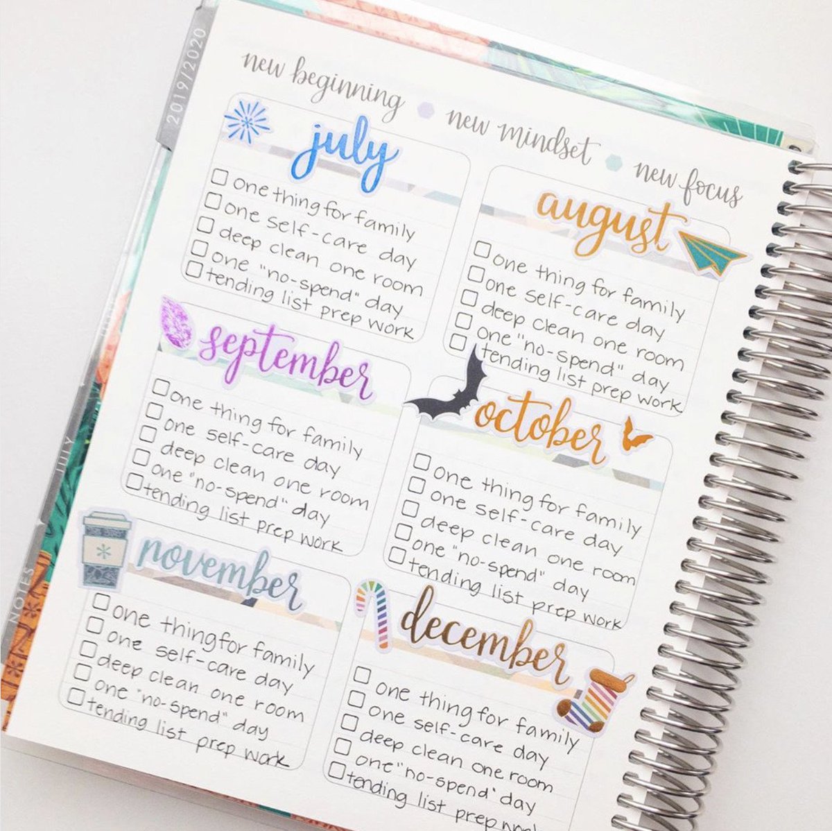 ErinCondren's tweet photo. Our whole office is buzzing over your entries for our #DayintheLifePlanner contest! Don't forget you can still be eligible to win the $5,000 prize if you submit a photo for all four weeks of our planning questions! Learn more: https://t.co/UDFZgUGCen  📸: @lauraplansit https://t.co/9m82jgtobi