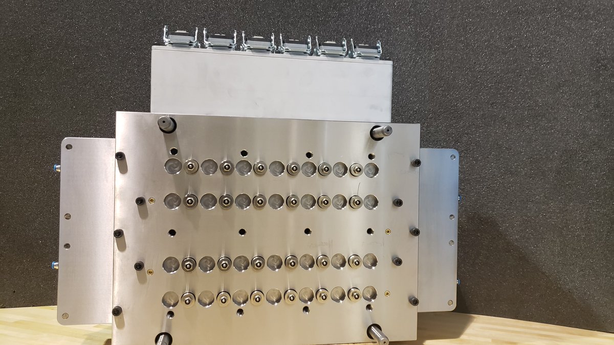 _Technoject_'s tweet photo. 24-Cavity Heitec Valve Gate in a compact Mold Base
#hotrunner
#heitec https://t.co/VyUApRAKXb
